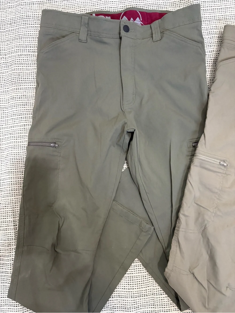 Wrangler Men's Casual Pants in Olive and Khaki